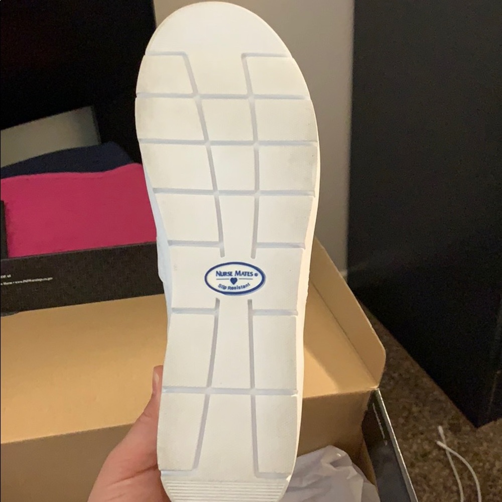 Brand new never wore them. - Picture 4 of 4
